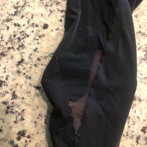 VS mesh and scallop knockout tight😍